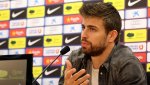 Pique họp báo - FCBVN.www.fcbarcelona.com.vn.JPG