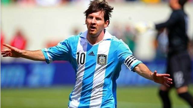 Messi lập hattrick, Albiceleste hạ gục Selecao