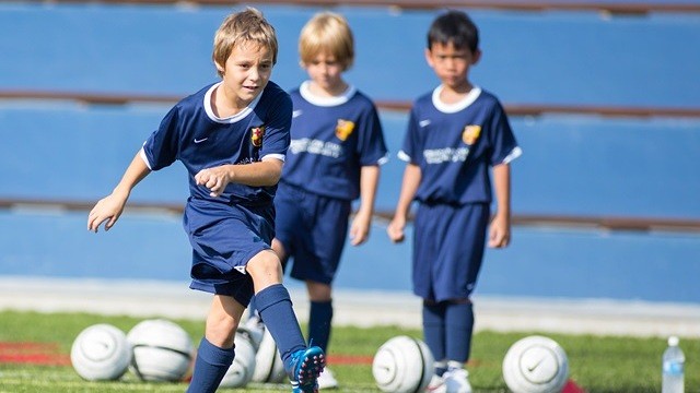 Barça mở học viện bóng đá tại Singapore